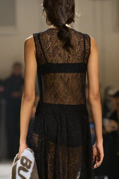 Look 69